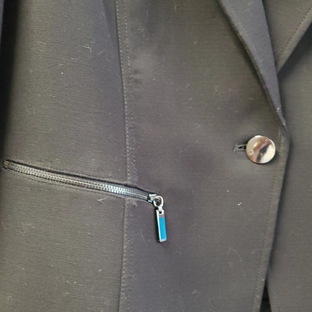 Blazer - Picture 3 of 3